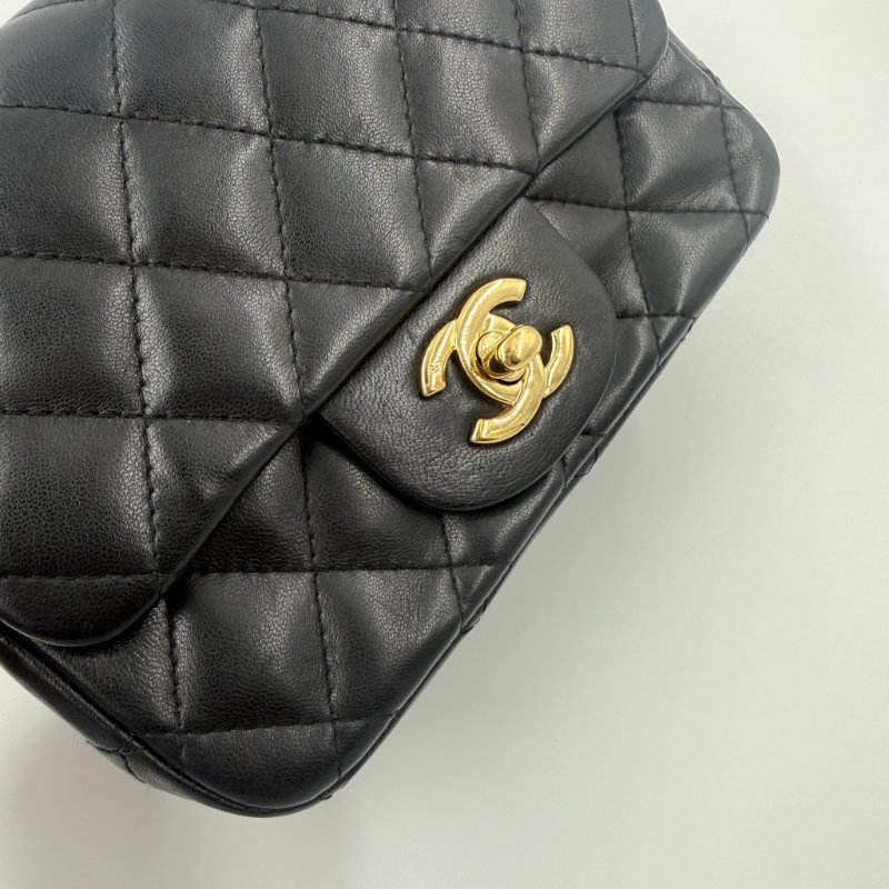 CHANEL - CHANEL黑色金釦菱格羊皮方胖╻ 17cm-29