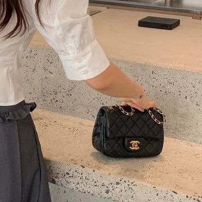CHANEL - CHANEL黑色金釦菱格羊皮方胖╻ 17cm-2