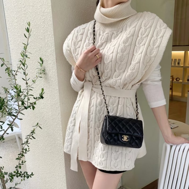 CHANEL - 黑色金釦菱格羊皮方胖╻ 17cm-2