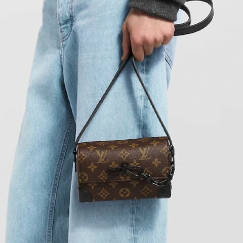 Louis Vuitton -原花拚黑色牛皮Steamer插釦斜背包