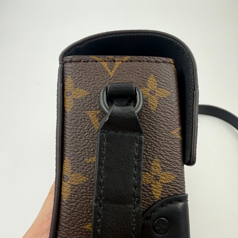 Louis Vuitton -原花拚黑色牛皮Steamer插釦斜背包-18