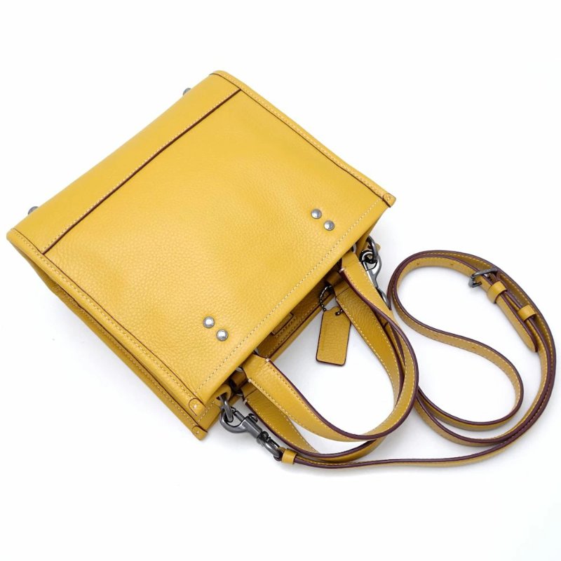 【COACH】史努比聯名款皮革二用包-黃-2