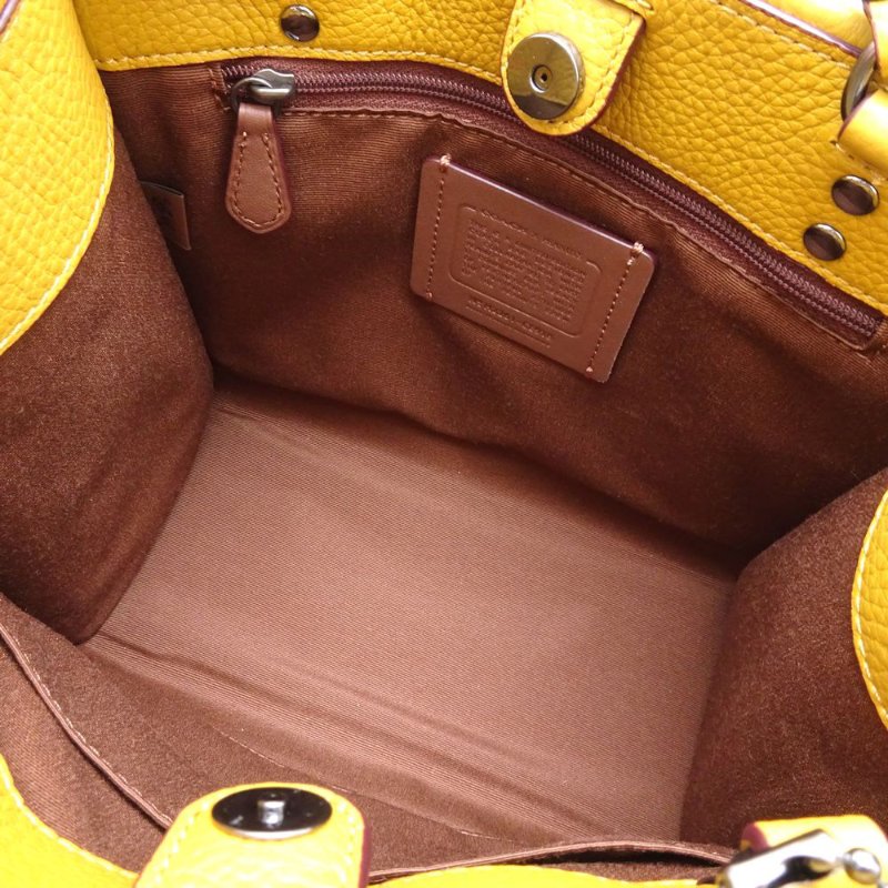 【COACH】史努比聯名款皮革二用包-黃-3