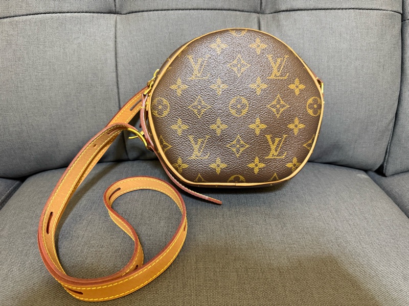 LV 經典老花軟圓餅包 M45578-3