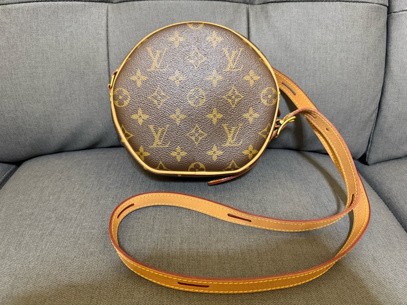 LV 經典老花軟圓餅包 M45578-5