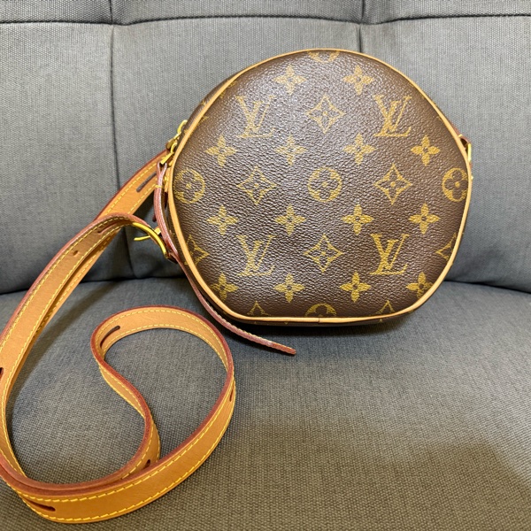 LV 經典老花軟圓餅包 M45578-6