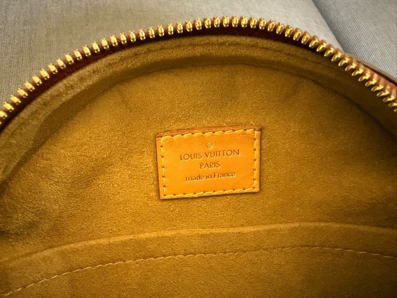 LV 經典老花軟圓餅包 M45578-10