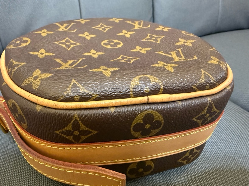 LV 經典老花軟圓餅包 M45578-20