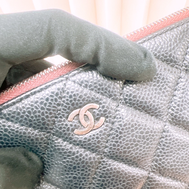 Chanel 經典黑銀牛皮手拿包-6