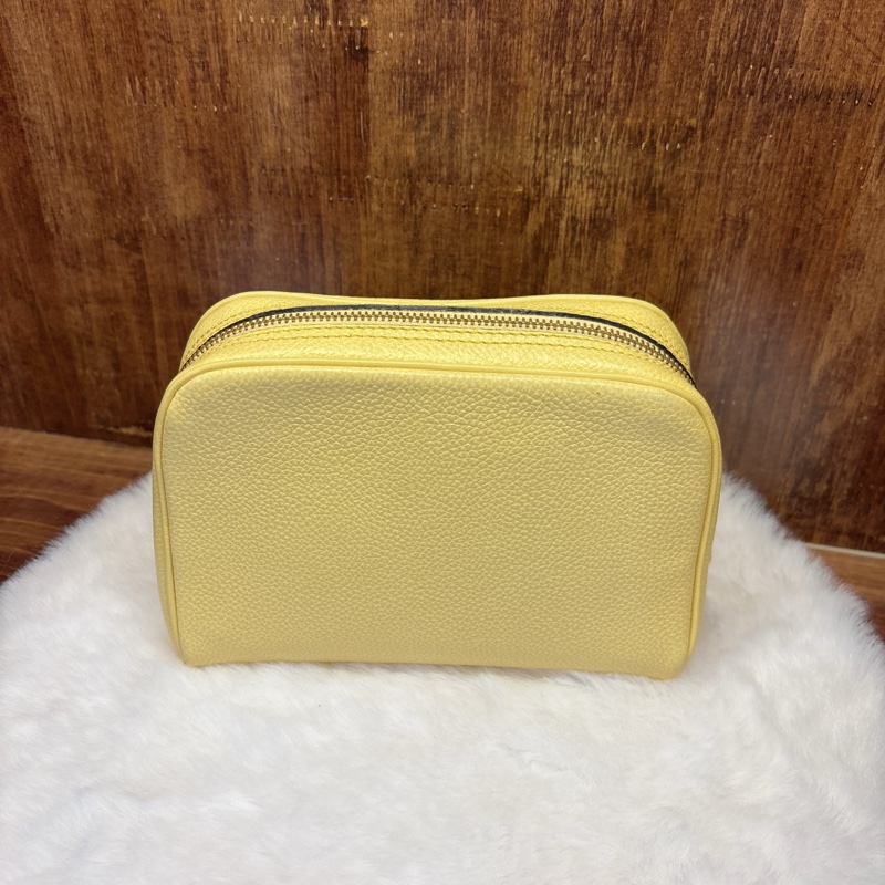 Celine 黃色化妝包-1