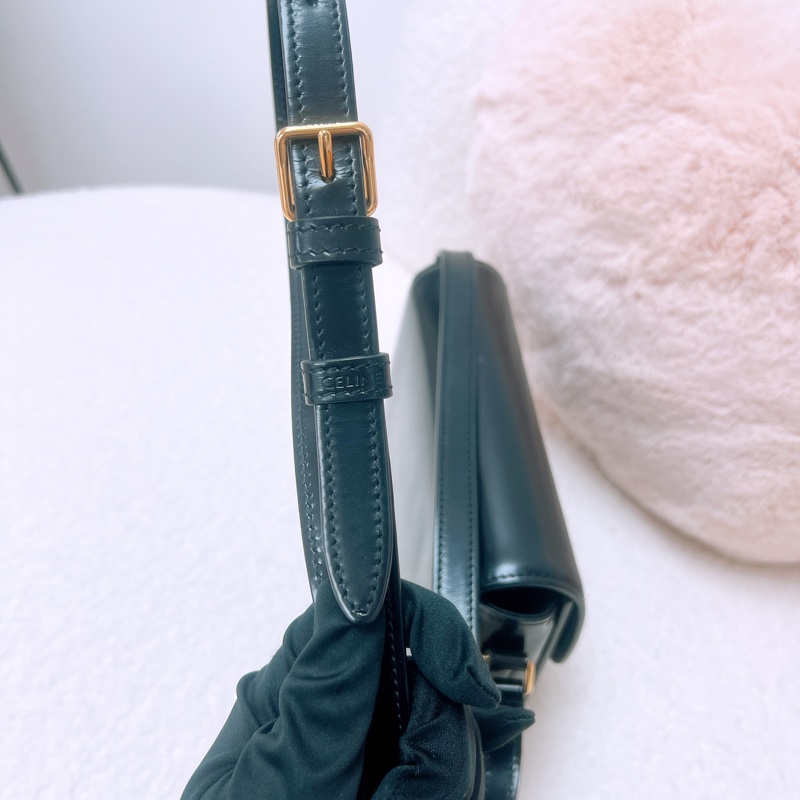 Celine triomphe teen 凱旋門豆腐包 黑色-11