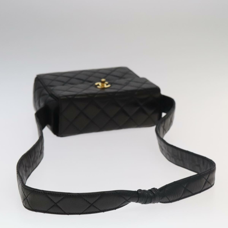 【日本直送】香奈兒 (CHANEL) Matelasse 羊皮單肩包，黑色，金色雙C標誌，正品編號 104998SAV-6