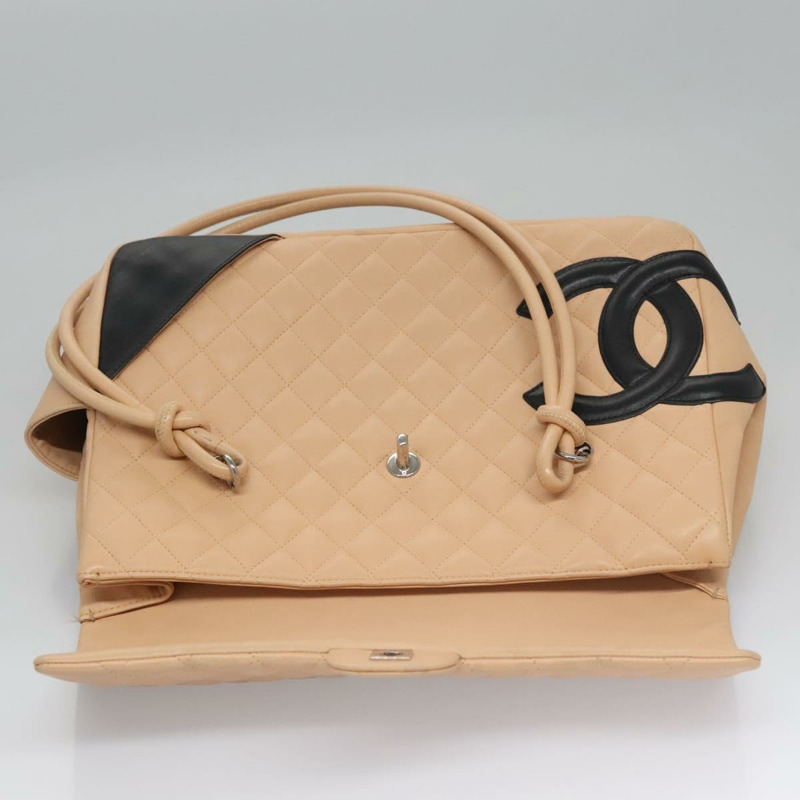 【日本直送】香奈兒 (CHANEL) 絎縫 Cambon 系列單背包，米色皮革，銀色雙C標誌，正品編號 110229SAV-20