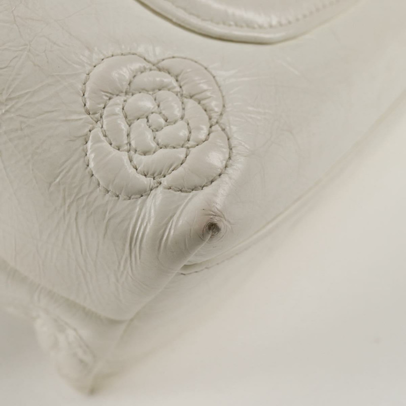 【日本直送】香奈兒鏈條肩背包 漆皮 白色 金色 CC 標誌 Auth 118910V-16