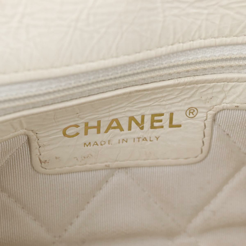 【日本直送】香奈兒鏈條肩背包 漆皮 白色 金色 CC 標誌 Auth 118910V-21