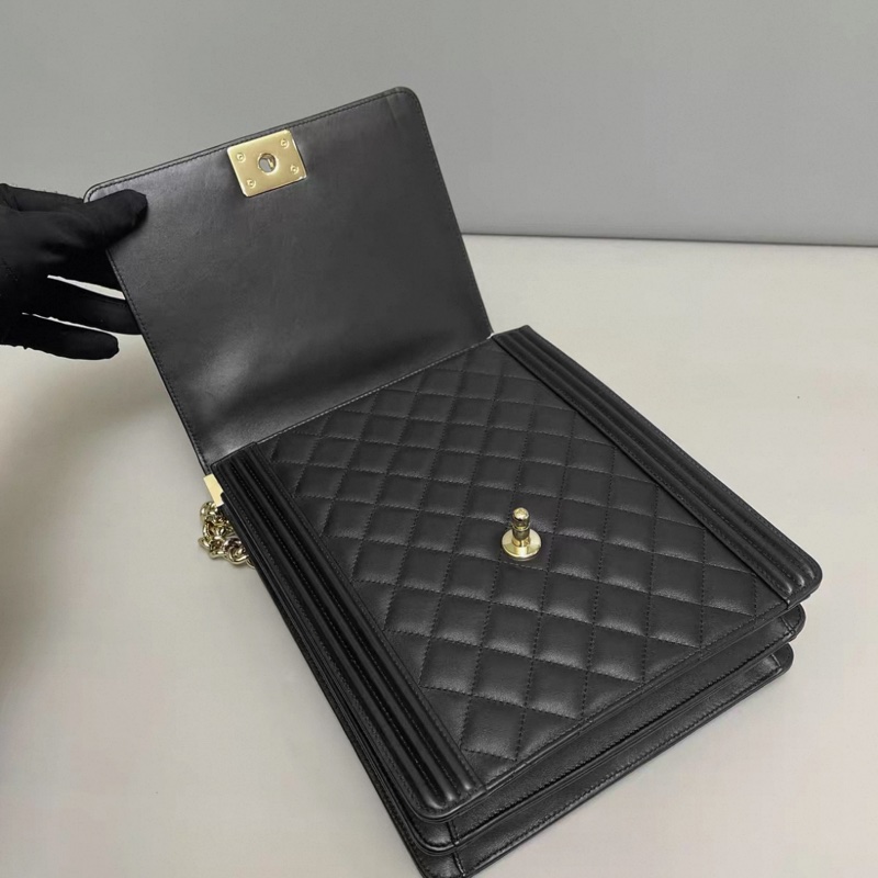 Chanel香奈兒leboy竪版大號黑金牛皮菱格包-6
