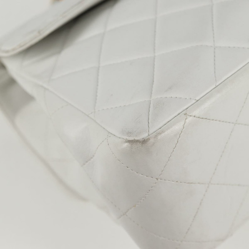 【日本直送】香奈兒 Matelasse 30 雙面鏈條包,羊皮材質,白色金色 CC 標誌,正品編號 bs17533SAV-18