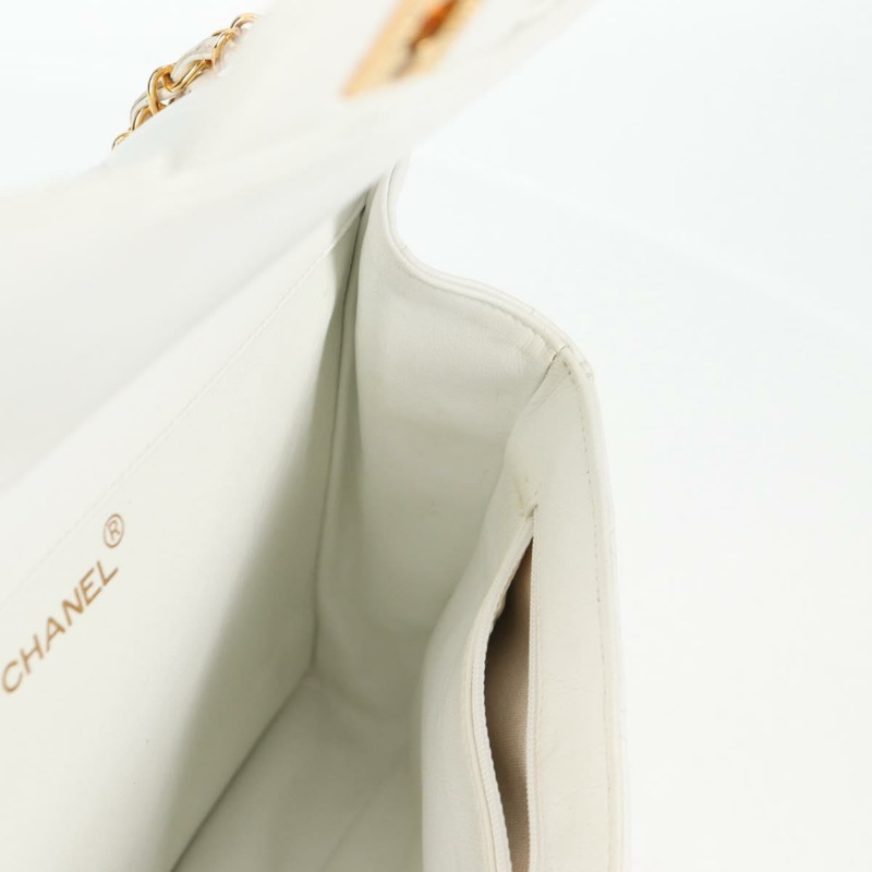 【日本直送】香奈兒 Matelasse 30 雙面鏈條包,羊皮材質,白色金色 CC 標誌,正品編號 bs17533SAV-26