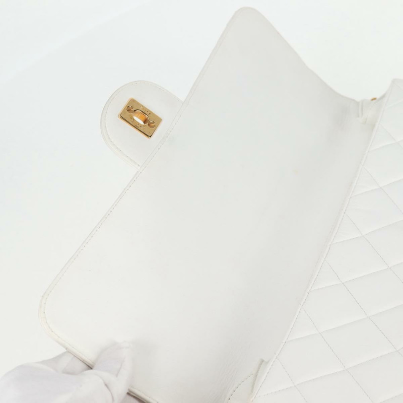 【日本直送】香奈兒 Matelasse 30 雙面鏈條包,羊皮材質,白色金色 CC 標誌,正品編號 bs17533SAV-30