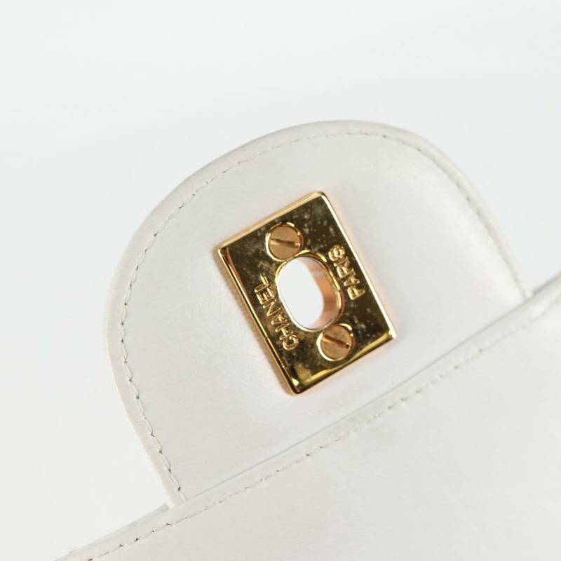 【日本直送】香奈兒 Matelasse 30 雙面鏈條包,羊皮材質,白色金色 CC 標誌,正品編號 bs17533SAV-31