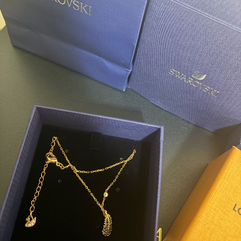 施華洛世奇(Swarovski)Naughty系列黑色水晶羽毛造型玫瑰金色項鍊。-1