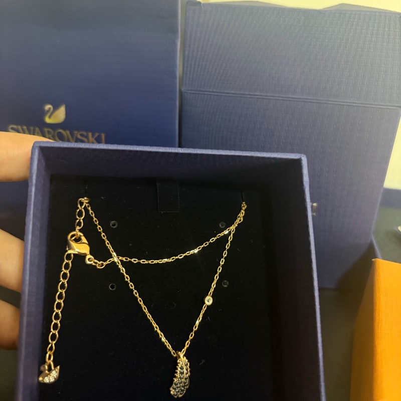 施華洛世奇(Swarovski)Naughty系列黑色水晶羽毛造型玫瑰金色項鍊。-3