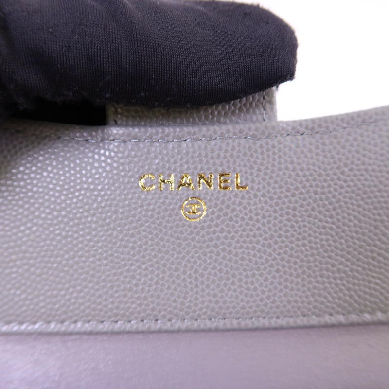 CHANEL 牛皮皮革Fold Wallet金扣錢包-6