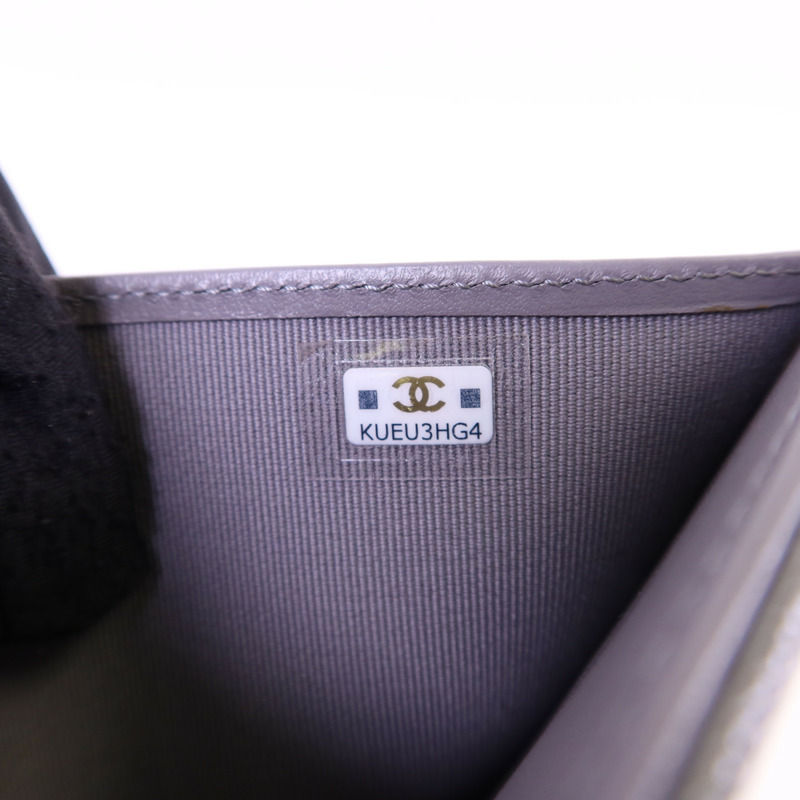 CHANEL 牛皮皮革Fold Wallet金扣錢包-8