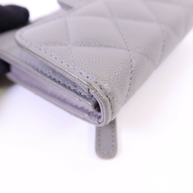 CHANEL 牛皮皮革Fold Wallet金扣錢包-15