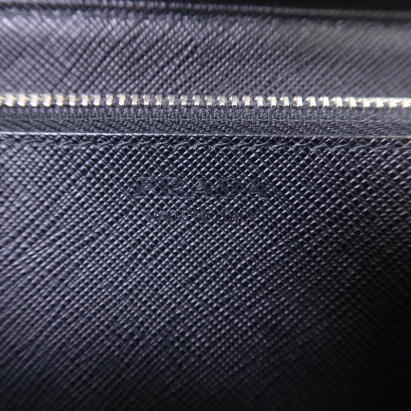 PRADA 牛皮皮革Long Zip Wallet銀扣長錢包-6