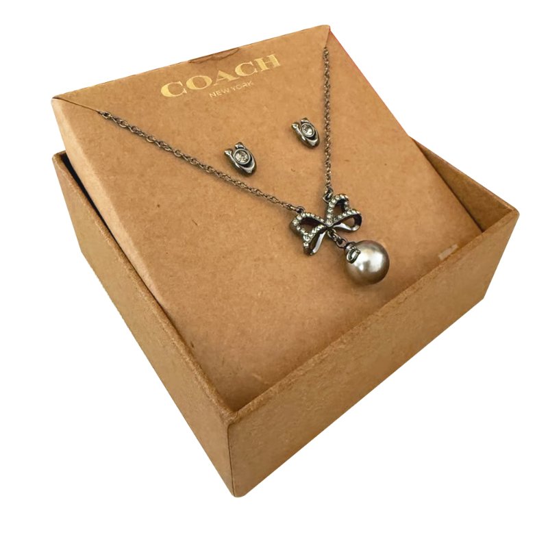 【COACH】珍珠水鑽項鍊耳環禮盒組-灰-2