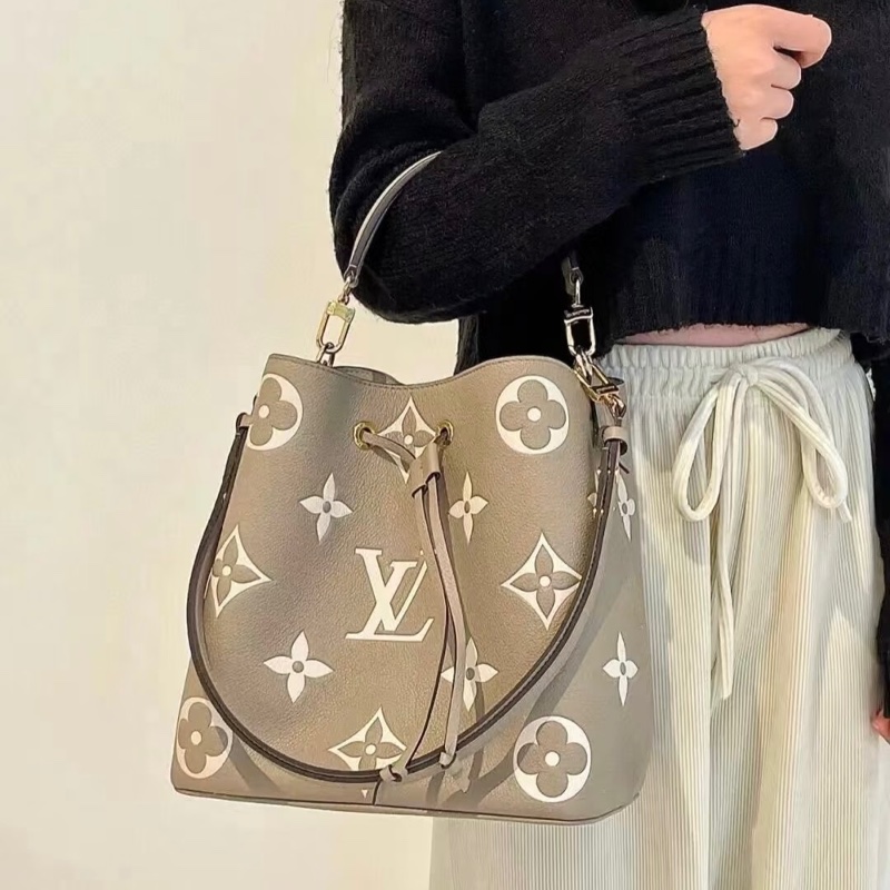 LV斑鳩灰牛皮NeonoeMM抽繩水桶包M45555（無內袋）-1