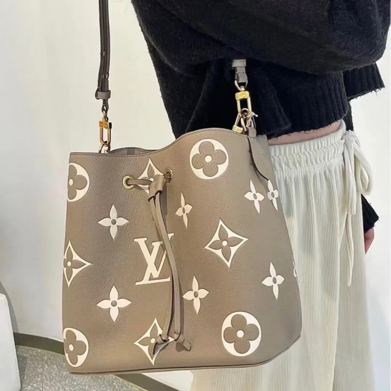 LV斑鳩灰牛皮NeonoeMM抽繩水桶包M45555（無內袋）-2