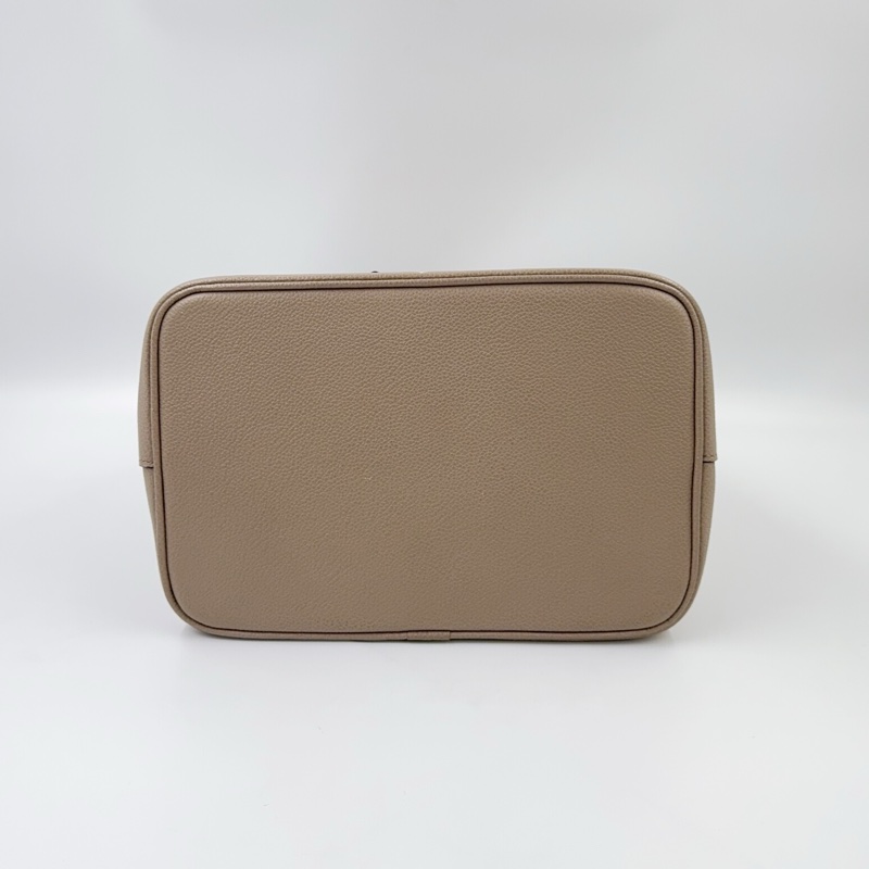 LV斑鳩灰牛皮NeonoeMM抽繩水桶包M45555（無內袋）-6