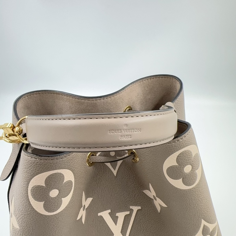 LV斑鳩灰牛皮NeonoeMM抽繩水桶包M45555（無內袋）-7