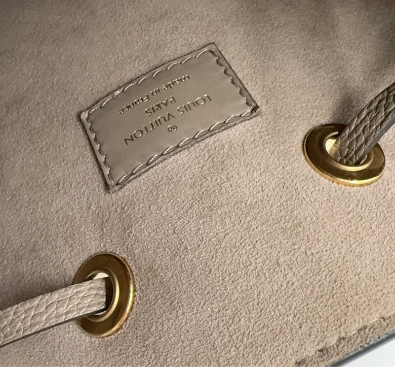 LV斑鳩灰牛皮NeonoeMM抽繩水桶包M45555（無內袋）-17