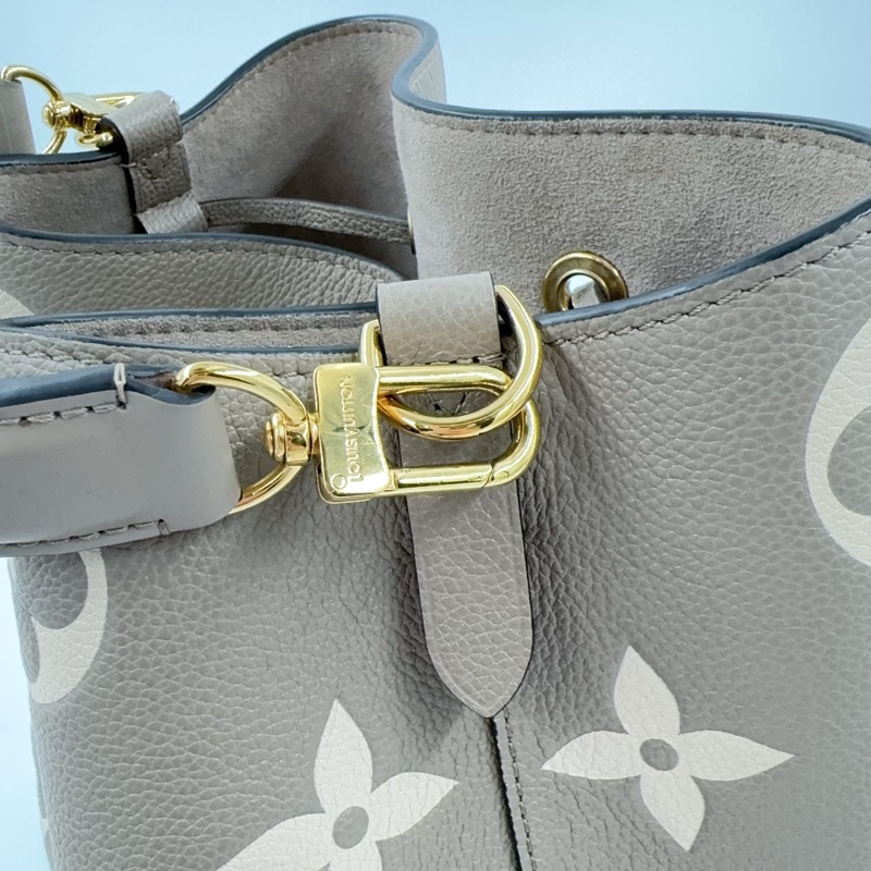 LV斑鳩灰牛皮NeonoeMM抽繩水桶包M45555（無內袋）-25