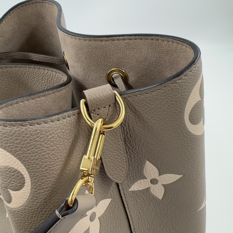 LV斑鳩灰牛皮NeonoeMM抽繩水桶包M45555（無內袋）-26