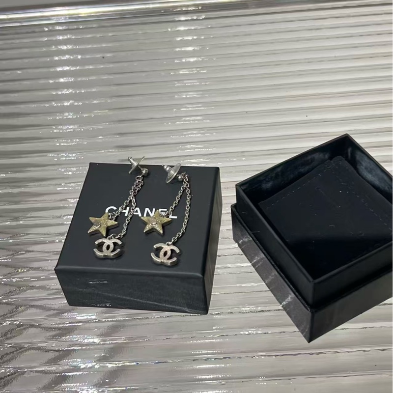 🔥新到:Chanel香奈兒星星鏈條耳飾,經典雙C標誌+星星-4