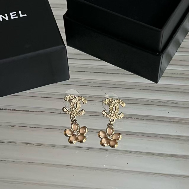 🔥 🔥新到：Chanel/香奈兒山茶花琉璃耳釘，金色雙C帶鑽-1