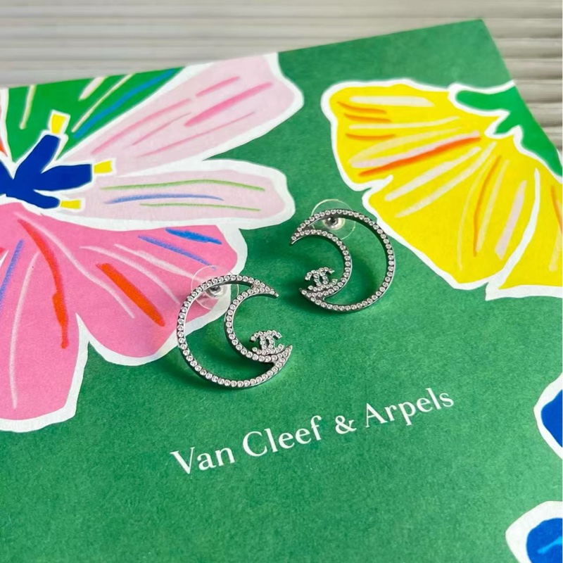 🔥新到：Chanel / 香奈兒 銀色鏤空月亮雙C 小logo滿鑽耳環-2