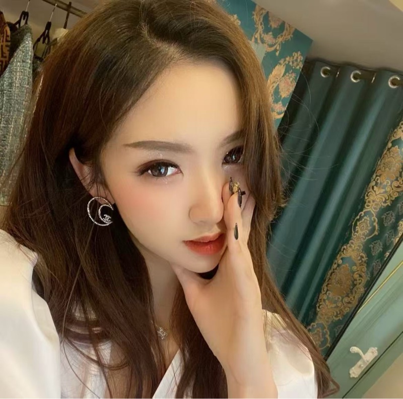 🔥新到：Chanel / 香奈兒 銀色鏤空月亮雙C 小logo滿鑽耳環-4