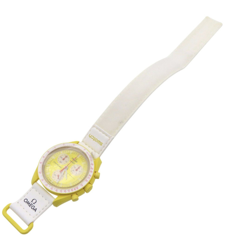 近新歐米茄 x Swatch 聯名款「太陽之旅」超霸系列 SO33J100 石英腕錶，尼龍錶帶搭配生物陶瓷錶鏡，黃色錶盤，型號 1302OMEGA S033J100，男士款-2