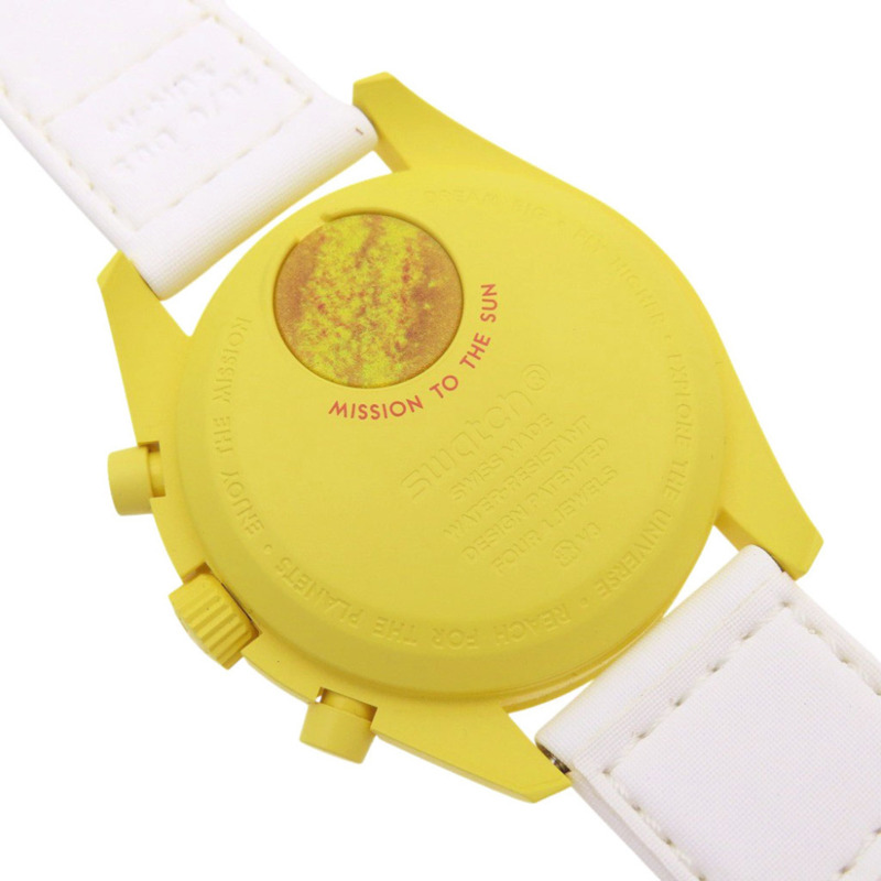 近新歐米茄 x Swatch 聯名款「太陽之旅」超霸系列 SO33J100 石英腕錶，尼龍錶帶搭配生物陶瓷錶鏡，黃色錶盤，型號 1302OMEGA S033J100，男士款-5