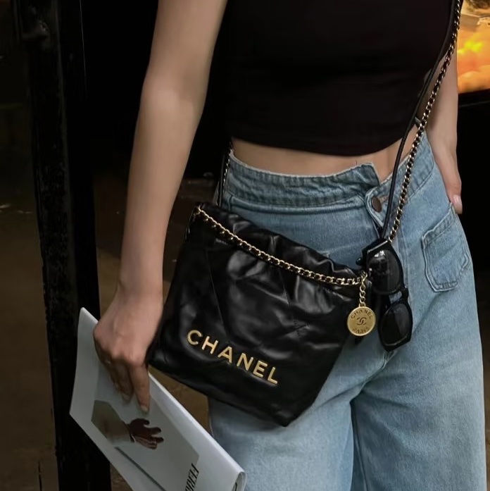 全新CHANEL黑色珍珠金字mini 22Bag斜背包流浪包AS3980-14