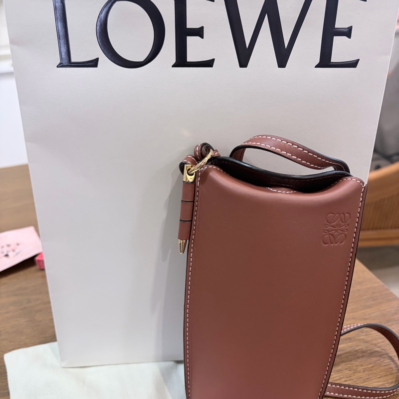LOEWE gate pocket 手機包-0