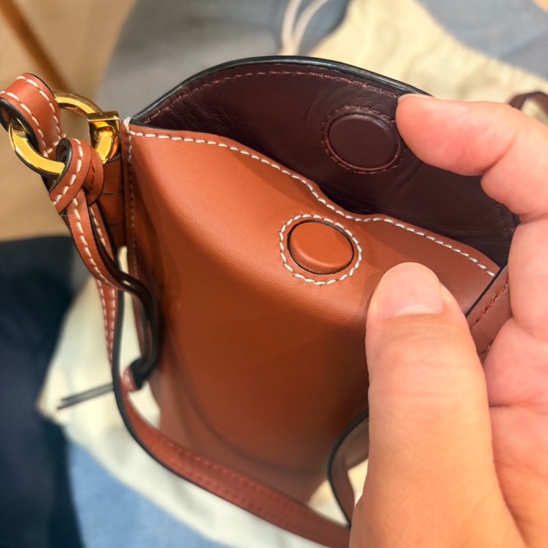 LOEWE gate pocket 手機包-10