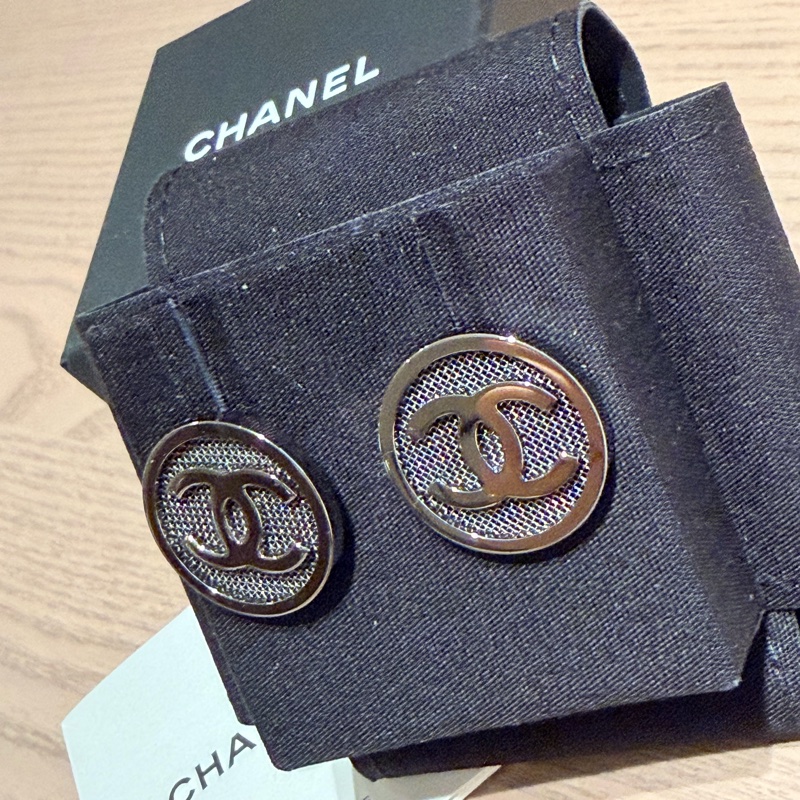CHANEL | 圓形簍空Logo 耳環-5