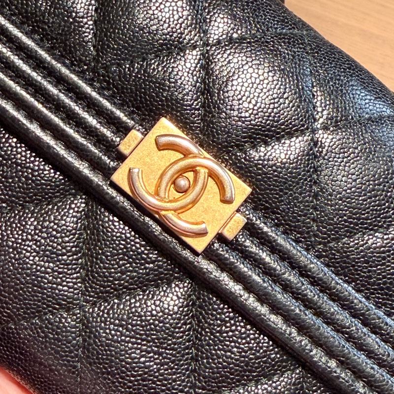 CHANEL | 黑金荔枝皮BOY 系列 三摺中夾-5