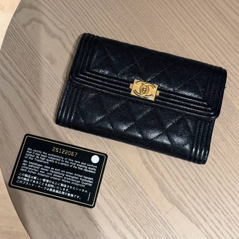 CHANEL | 黑金荔枝皮BOY 系列 三摺中夾-6
